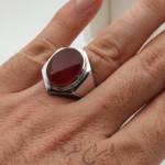 انگشتر نقره دستساز عقیق یمنی سرخ با رکاب فیلی