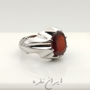 انگشتر نقره دستساز با نگین گارنت